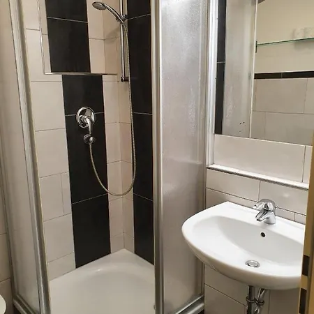 تاونفيل شقة *